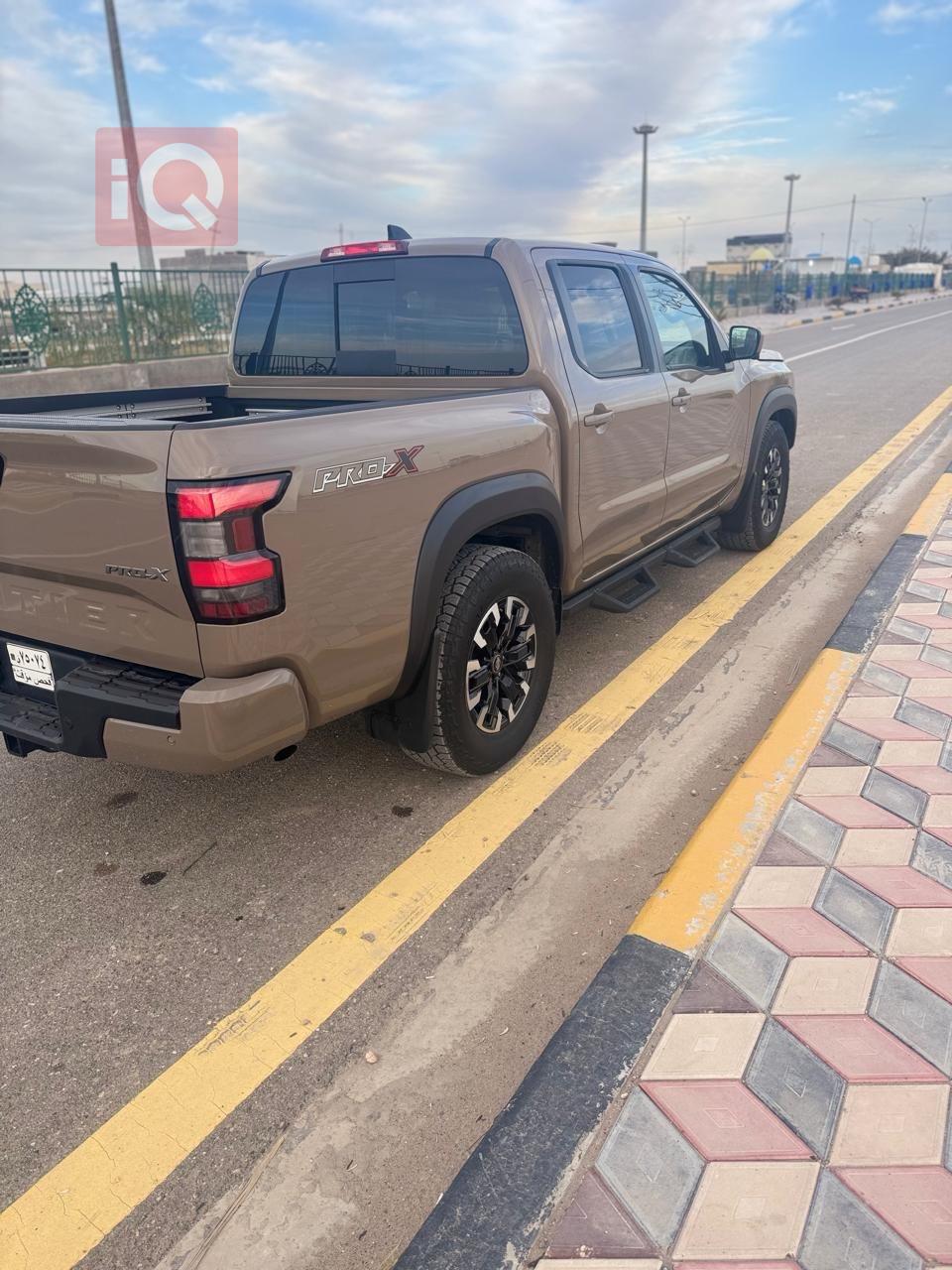 نیسان فرۆنتیر